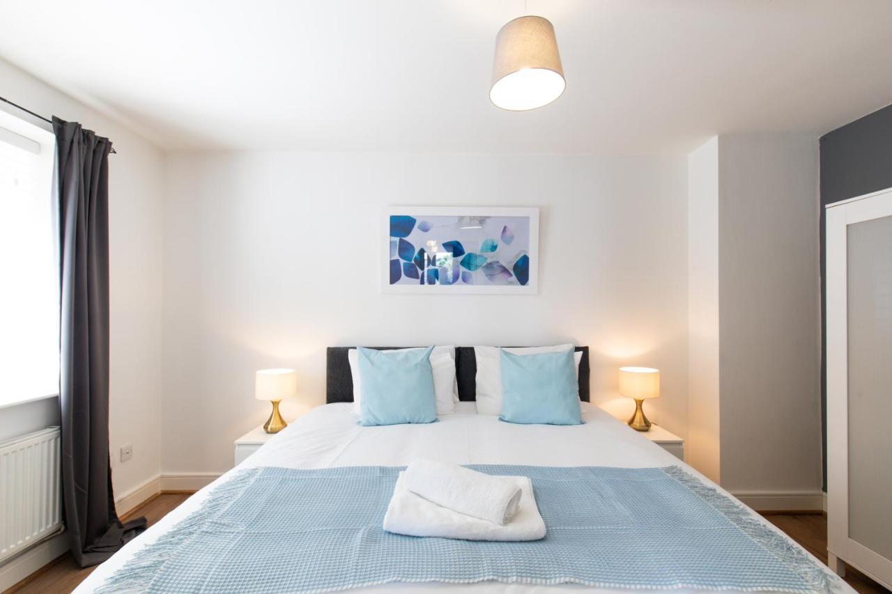 Velvet 1-Bedroom Apartment, Clockhouse, Hoddesdon Eksteriør bilde